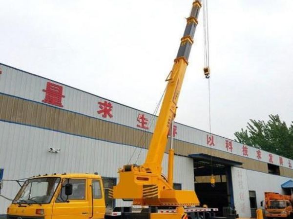 呼中区吊车出租电话_大型吊车出租公司告诉你设备吊装搬运作业